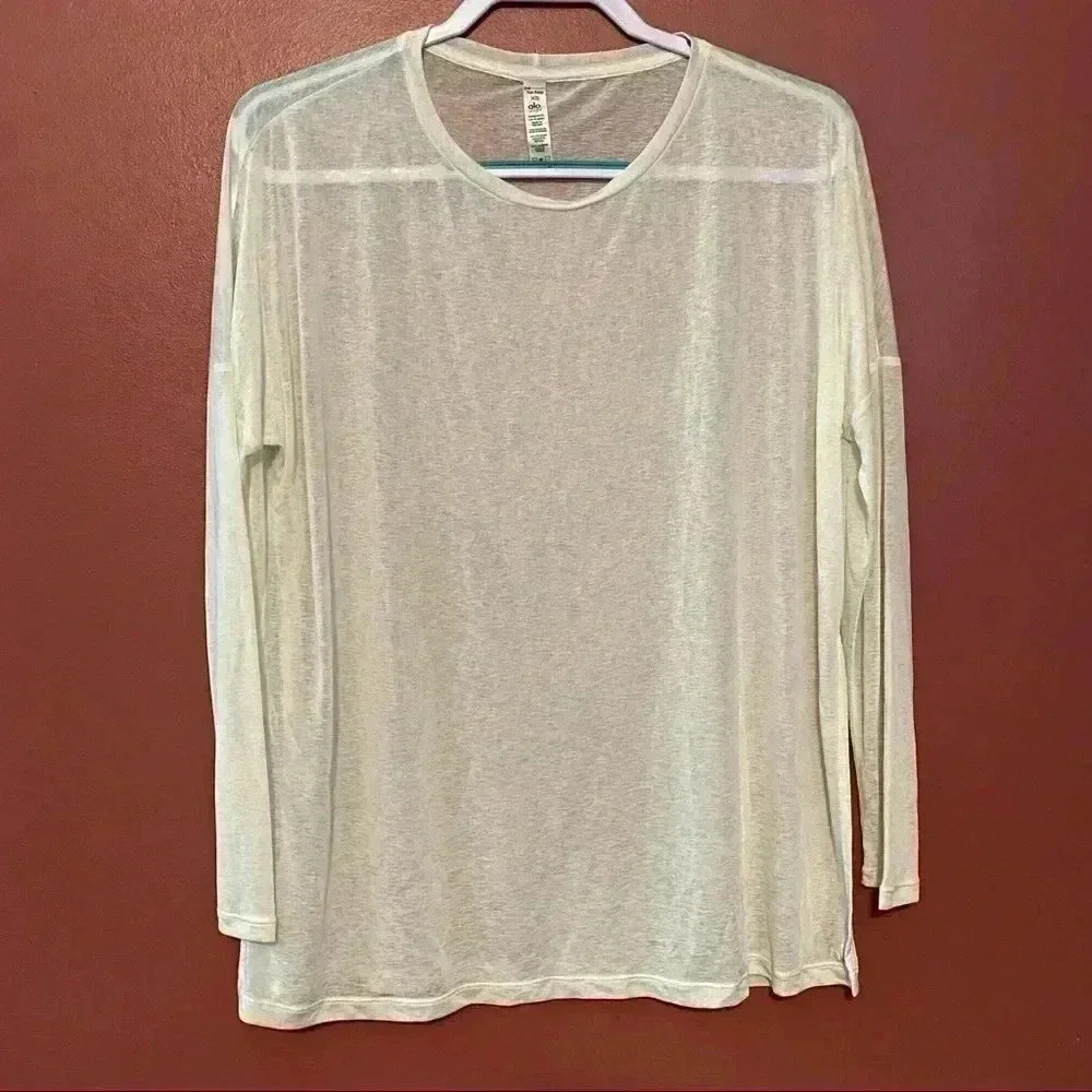 Alo Yoga White Long Sleeve